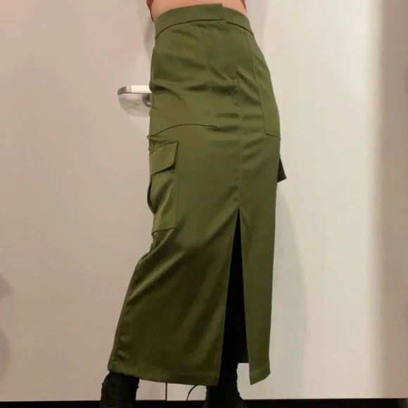 🌿Nwt House of Harlow 1960 plant green satin cargo pocket skirt slit midi XS - Picture 2 of 14